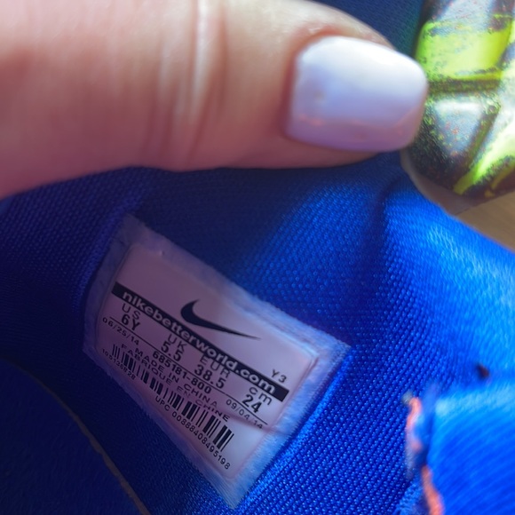 Nike LeBron 12 - Picture 7 of 7